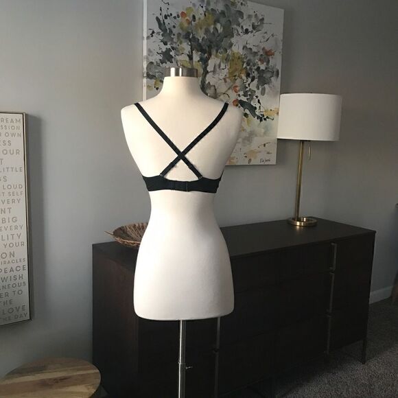 Wacoal Black Bra w/Adjustable Convertible Straps - Picture 11 of 11